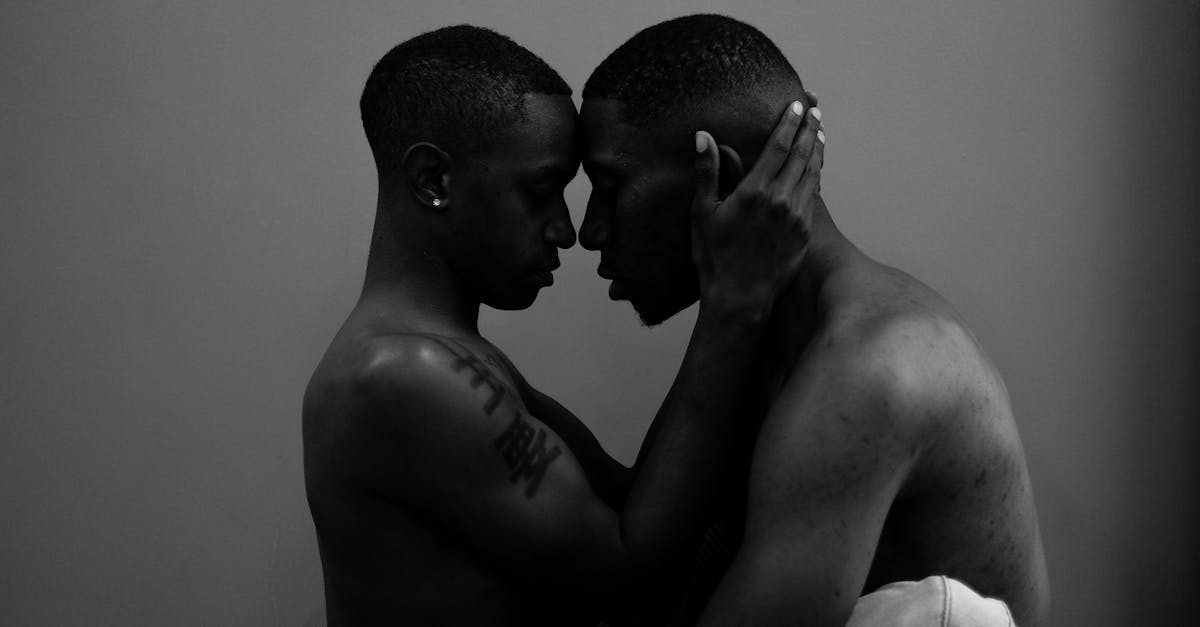 découvrez l'essence de l'intimité, ses différentes formes et son importance dans les relations humaines. apprenez comment développer des liens authentiques, renforcer la confiance et améliorer la communication au sein de vos relations personnelles.